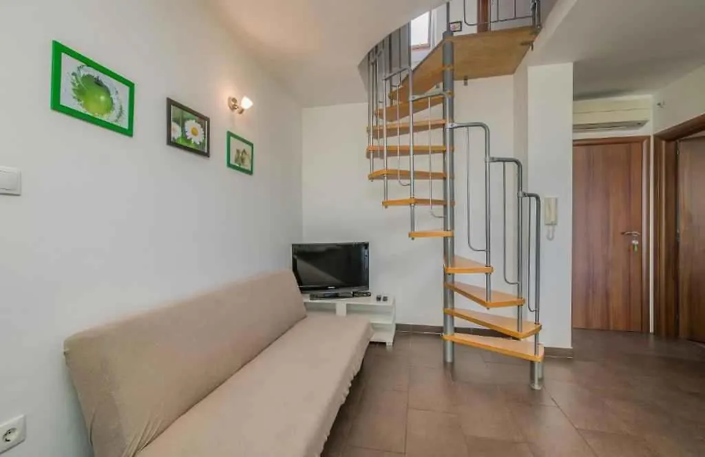 Apartment In Njivice - Insel Krk 54169