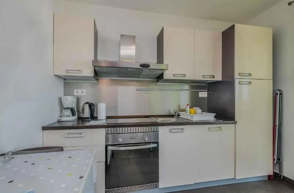 Apartment In Njivice - Insel Krk 54169 0*,