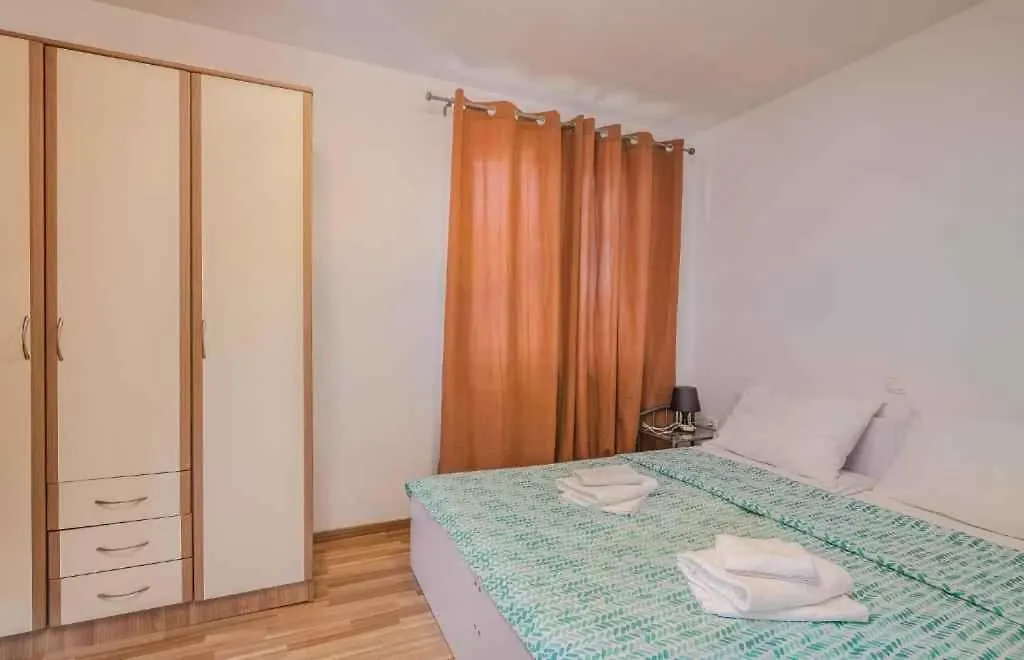 Apartment In Njivice - Insel Krk 54169