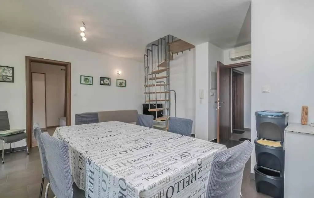 Apartment In Njivice - Insel Krk 54169